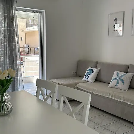 Alice Apartman *